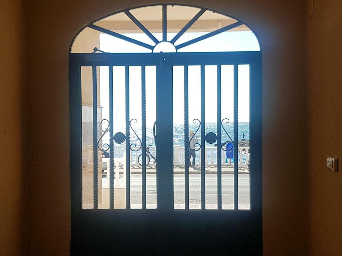 شقة Palacio Del Mar, Beach, Sea View, Pool تورّيفيِخا المظهر الخارجي الصورة